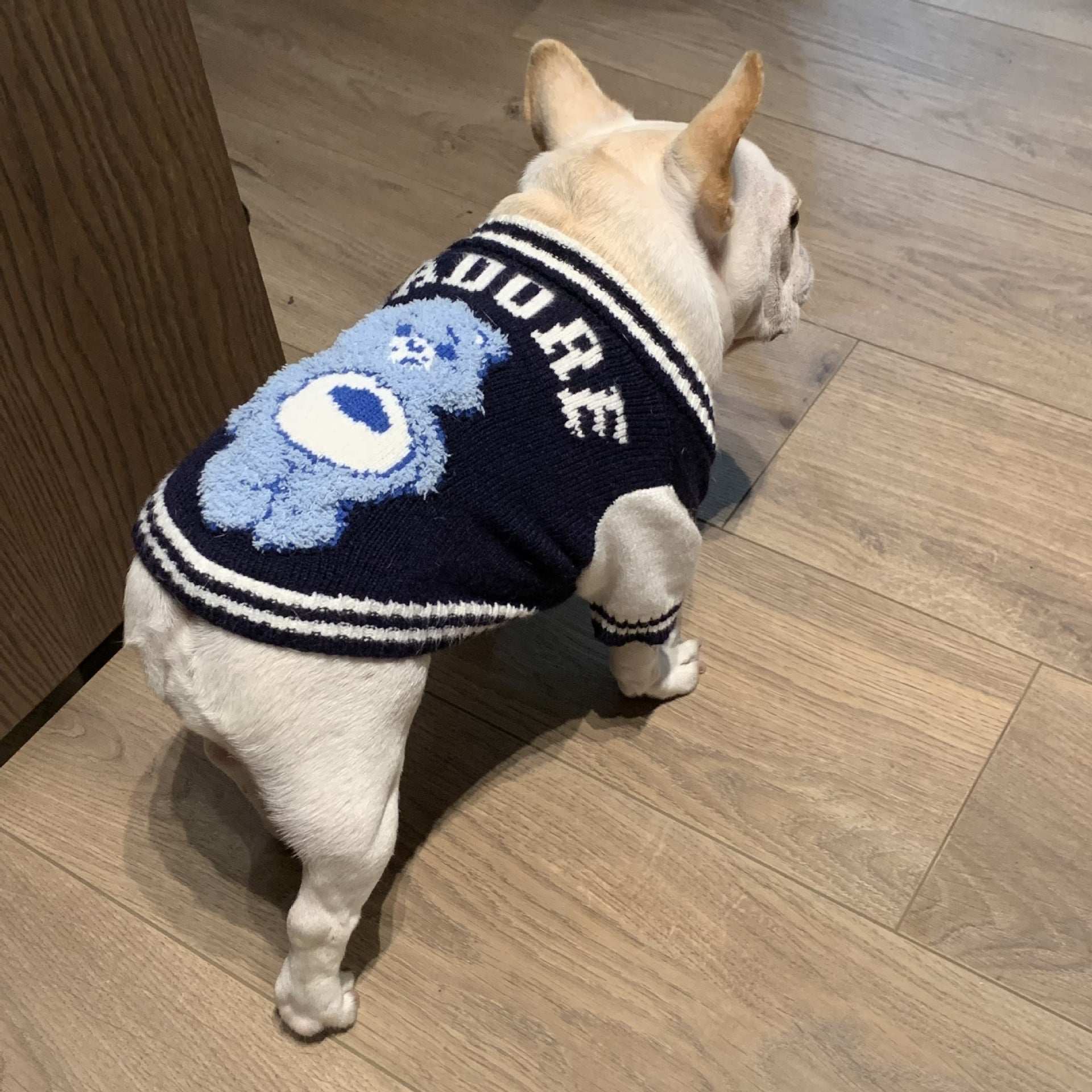 Cappotto per Bulldog "J'adore" – Stile e Comfort per il Tuo Amico a Quattro Zampe!