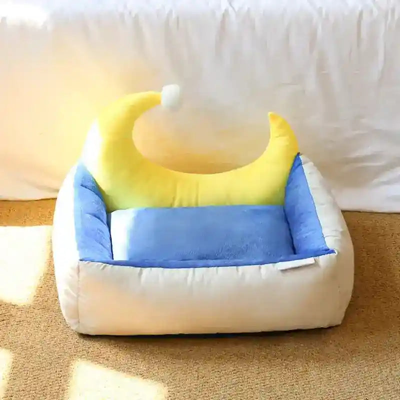 Cuccia per Cani e Gatti "Moon" a Forma di Luna con Sponda e Pon Pon by Dog Moda