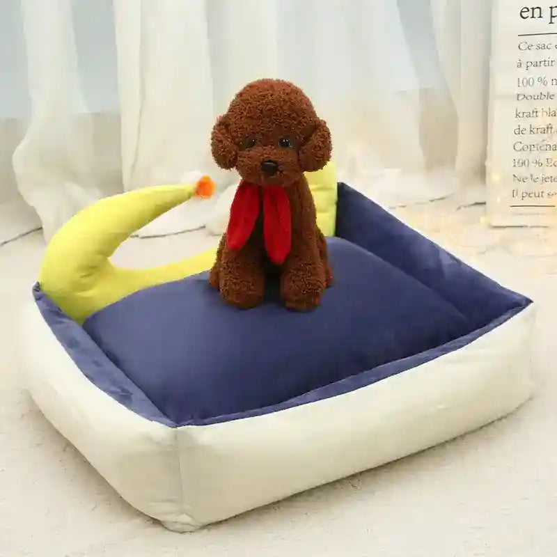Cuccia per Cani e Gatti "Moon" a Forma di Luna con Sponda e Pon Pon by Dog Moda