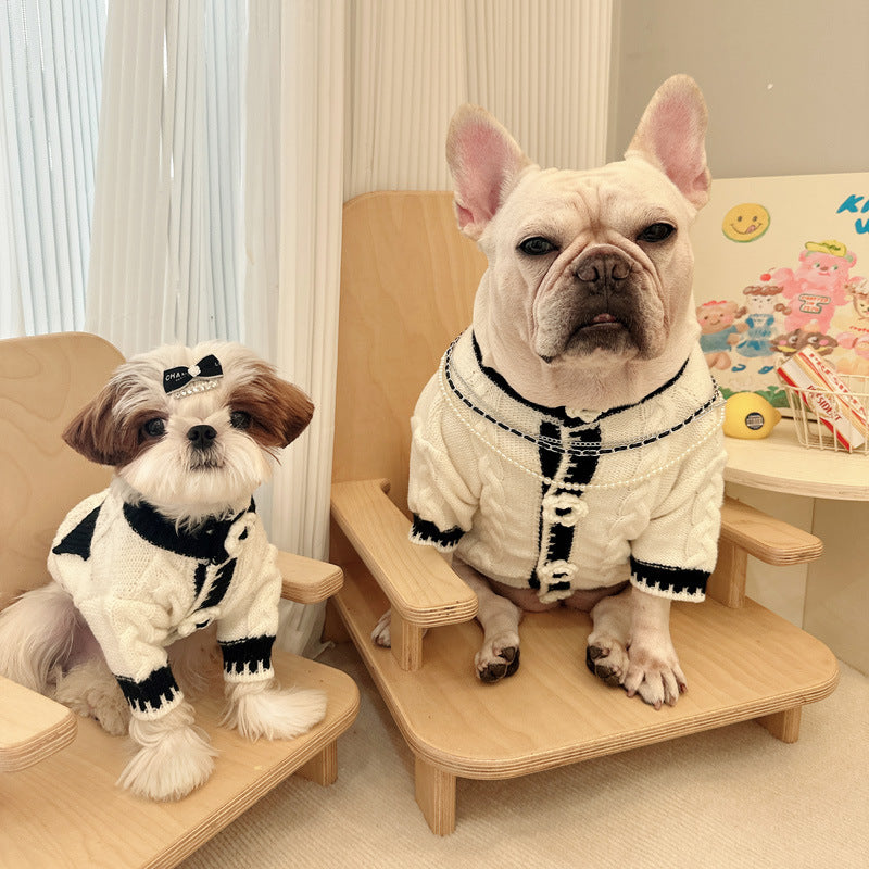 Maglioncino per Cani con Bottoni a Fiore – Stile Ricamato in Bianco e Nero