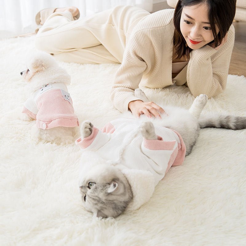 Cappottino in Velluto a Coste Smanicato Modello "Pink" – Con Stampa di Gattini Amorevoli - Dog Moda
