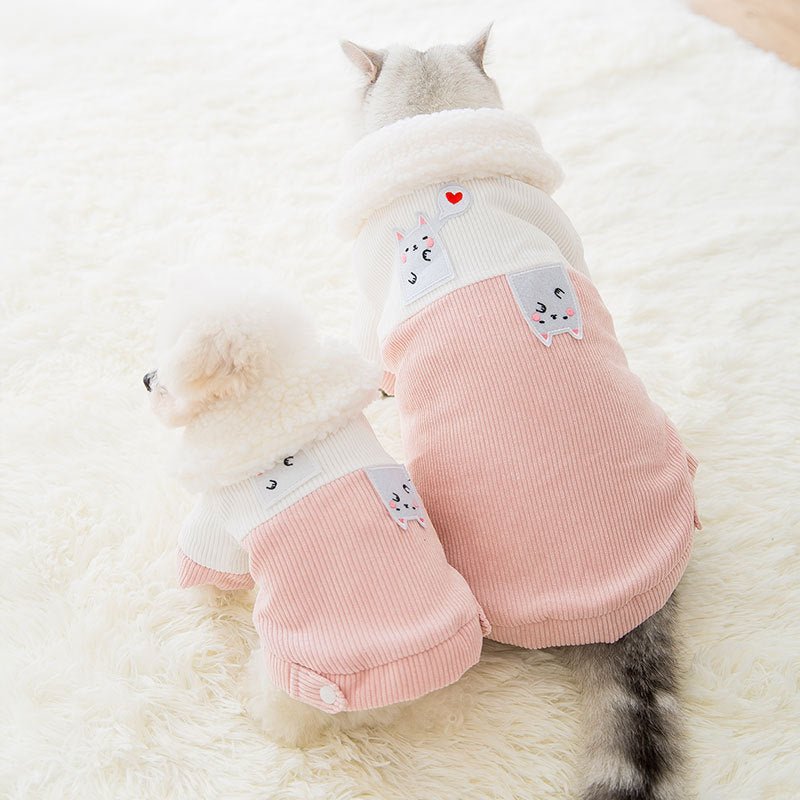Cappottino in Velluto a Coste Smanicato Modello "Pink" – Con Stampa di Gattini Amorevoli - Dog Moda