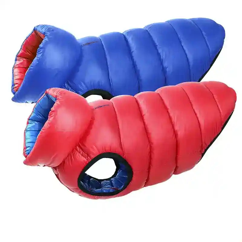 Piumino per cani double face AeroDry in blu e rosso, con colletto alto, smanicato, e foro per pettorina, perfetto per proteggere dal freddo durante l'inverno