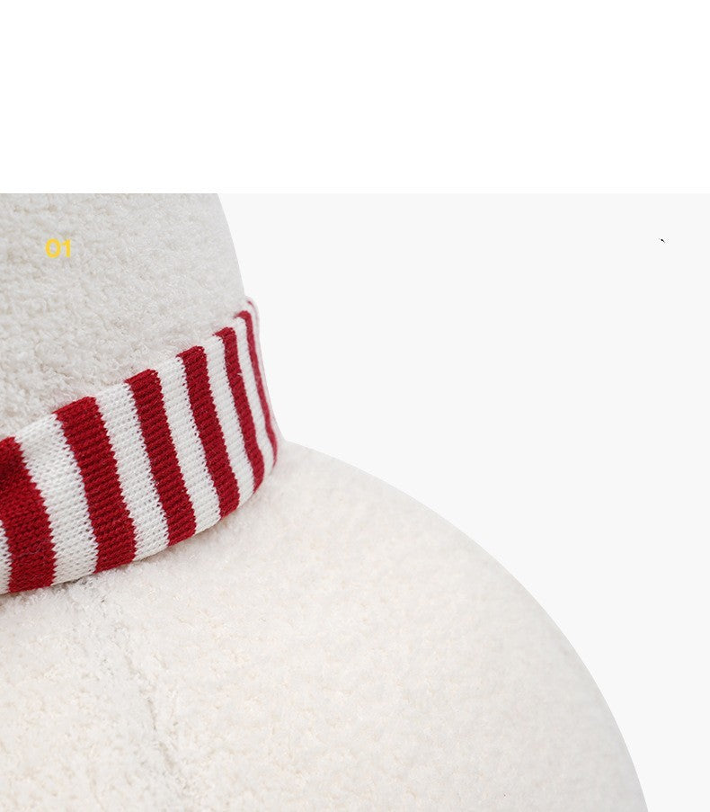 Cuccia per Gatti a Forma di Orsetto Bianco con Sciarpa e Cappello