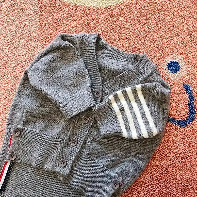 ドライフィット犬用セーター - グレー ストレッチフィット