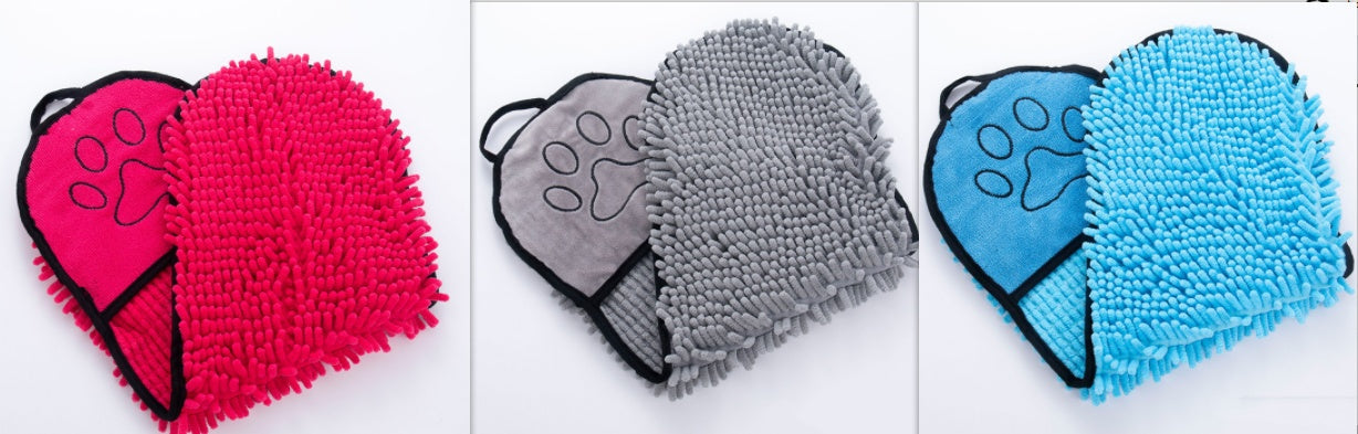 Microfiber Dog and Cat Towel with Double Pocket - Quick Drying and Comfort for Your Four-Legged Friend