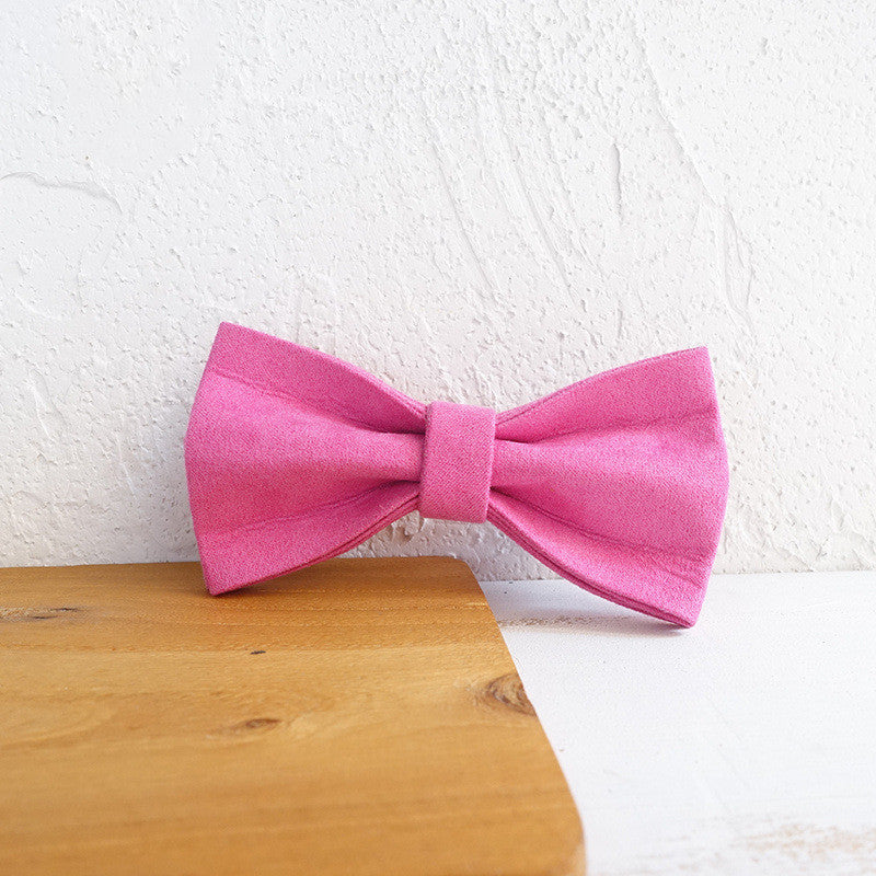 Set med koppel och halsband med rosa fluga i polyester