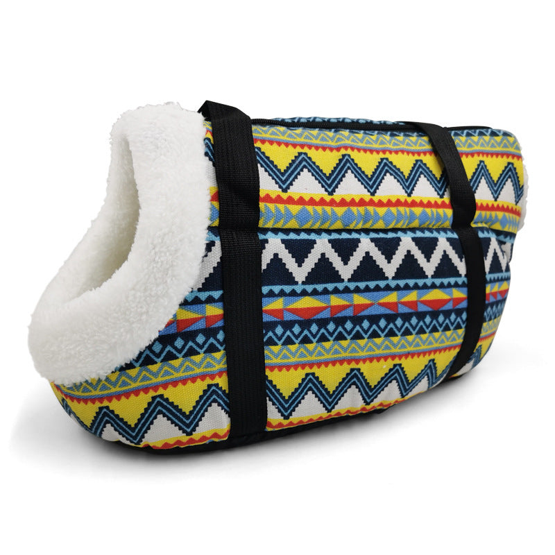 Warm Dog Carrier with Shoulder Strap "Lola" - Comfort and Warmth for Your Winter Travels