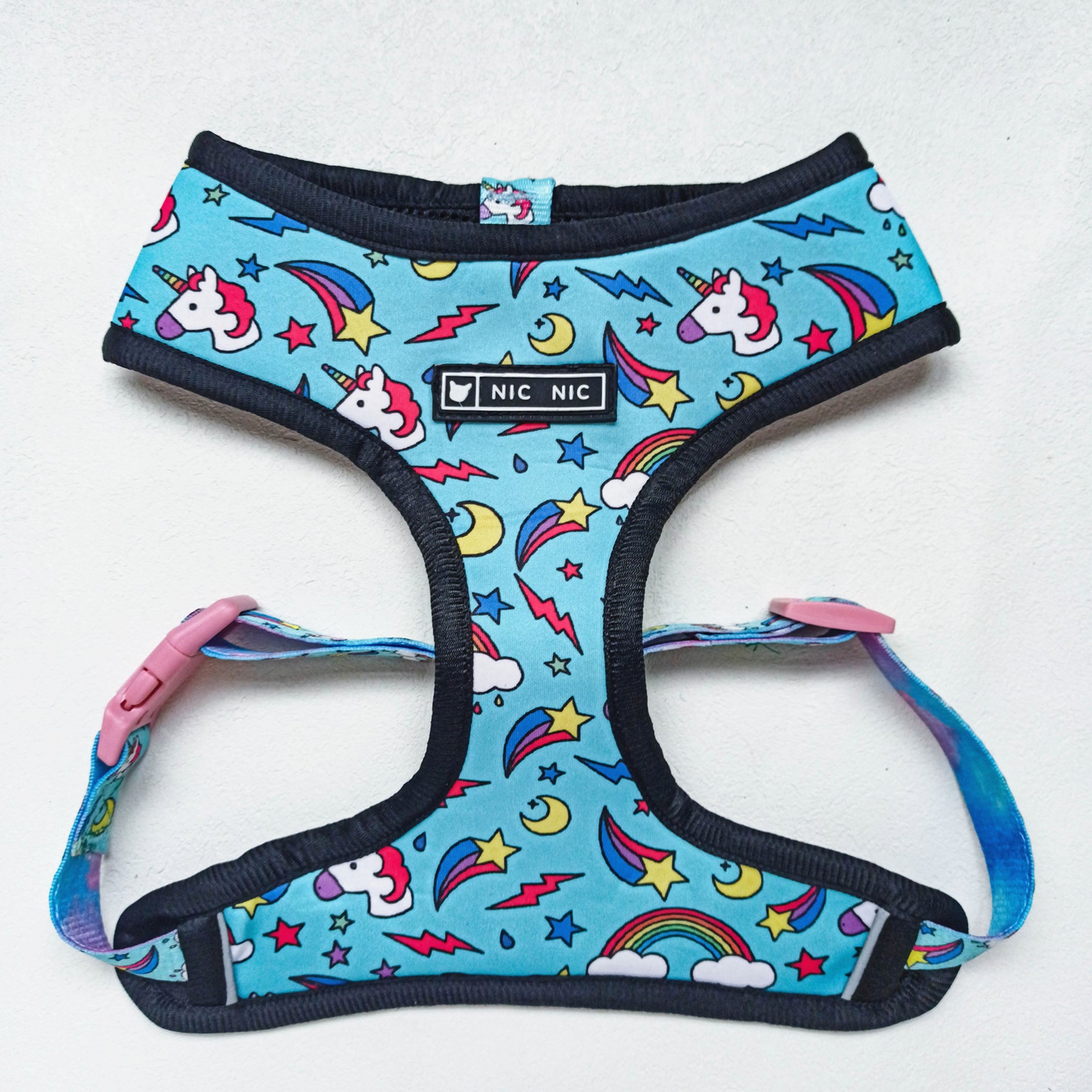 Harness and leash with unique "NicNic" patterns