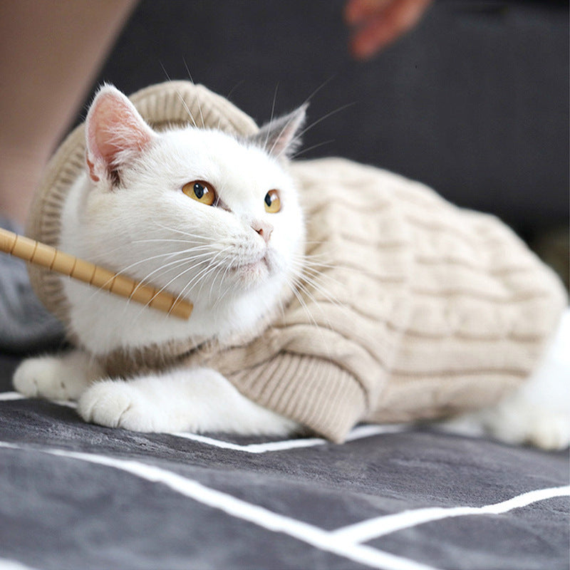 Maglione per Gatti con Lavorazione a Treccia e Collo Alto – Morbidezza e Stile per il Tuo Micio