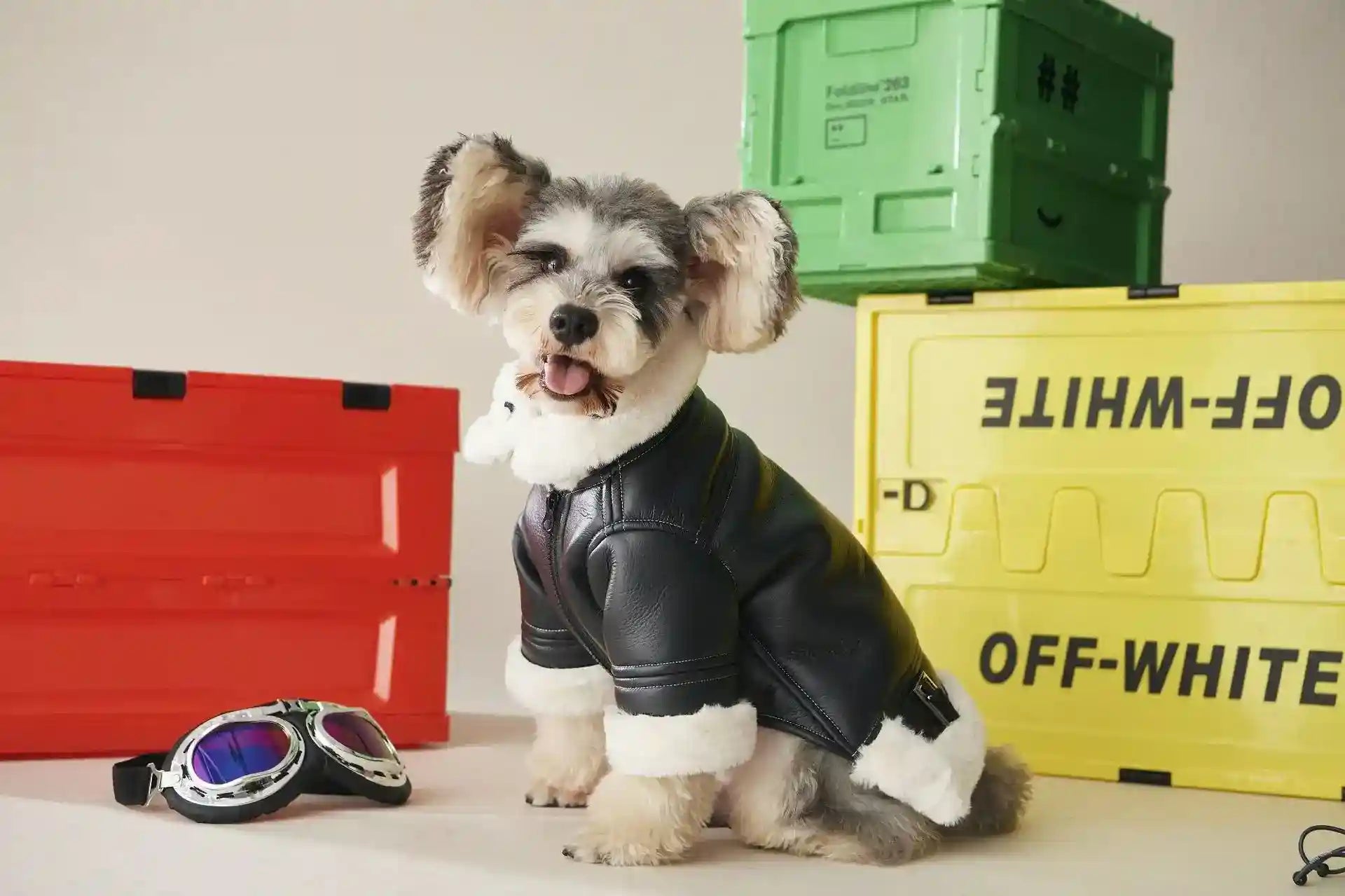 Abrigo para perros de ecopiel BAD DOG con cuello de piel y cremallera