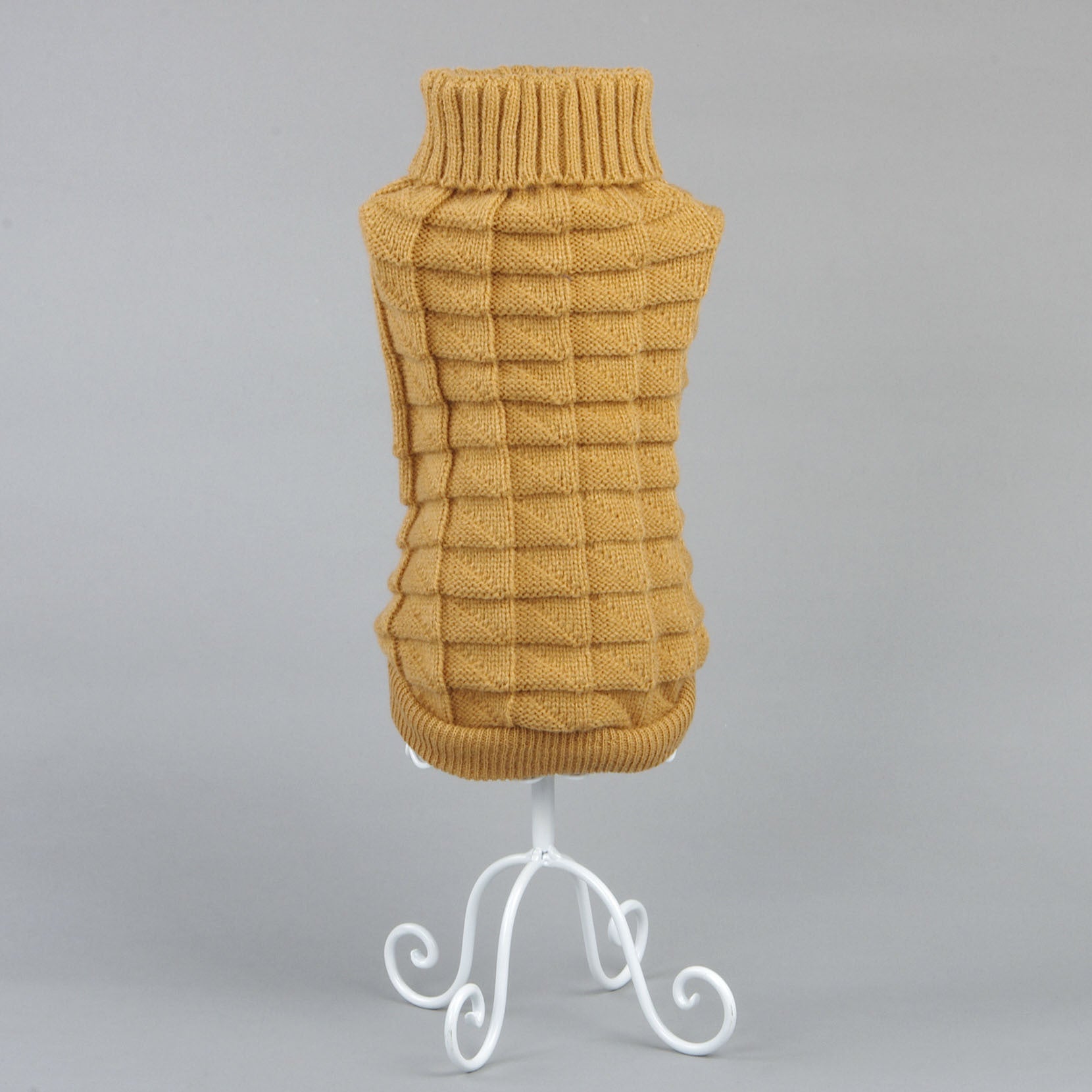 Solid color dog sweater with "Fior di latte" embossed pattern