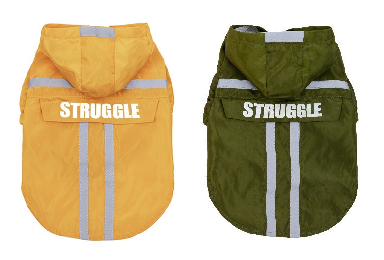 Impermeabile per Cani Modello Struggle con Chiusura a Bottoni e Strisce Riflettenti - Dog Moda