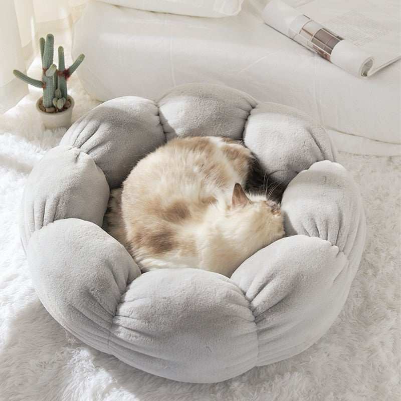 Flower Shape Dog Bed – Soft and Cozy Nest