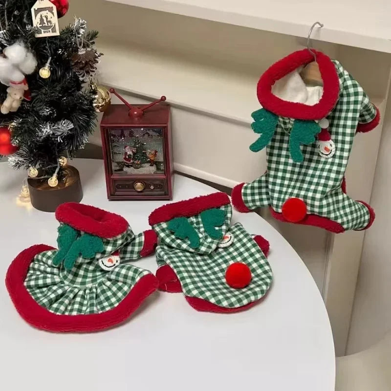 Weihnachtsmantel für Hunde mit Elchmotiv und Geweih - kariert
