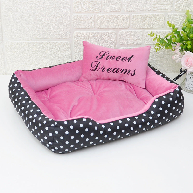 Hundebett „Sweet Dreams“ mit doppelseitigem Kissen und Punktemuster