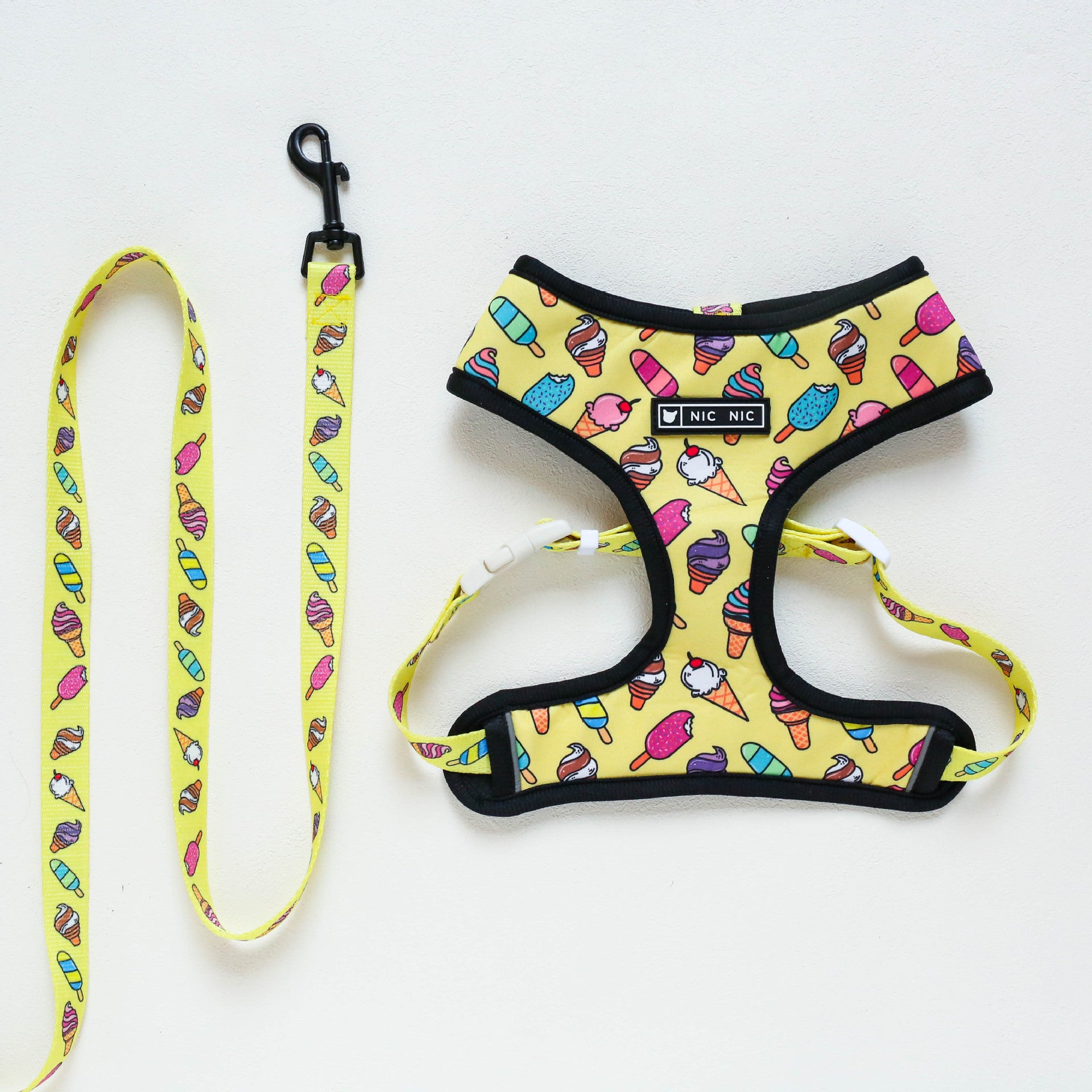 Harness and leash with unique "NicNic" patterns