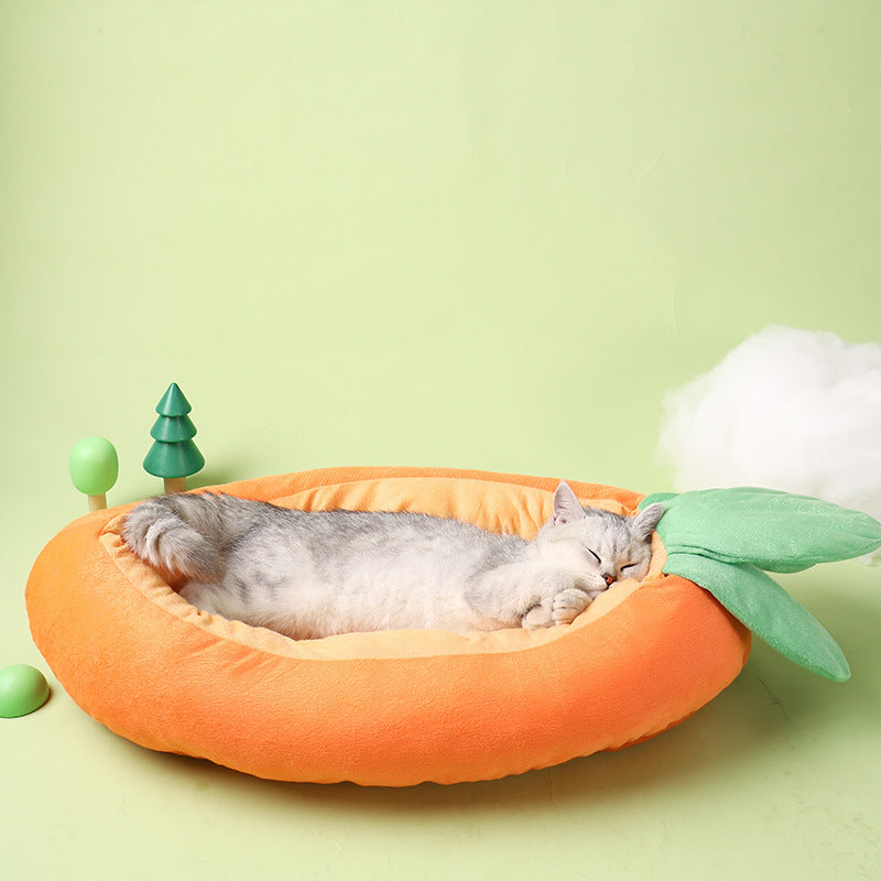 Carrot-shaped dog and cat bed "Bunny"