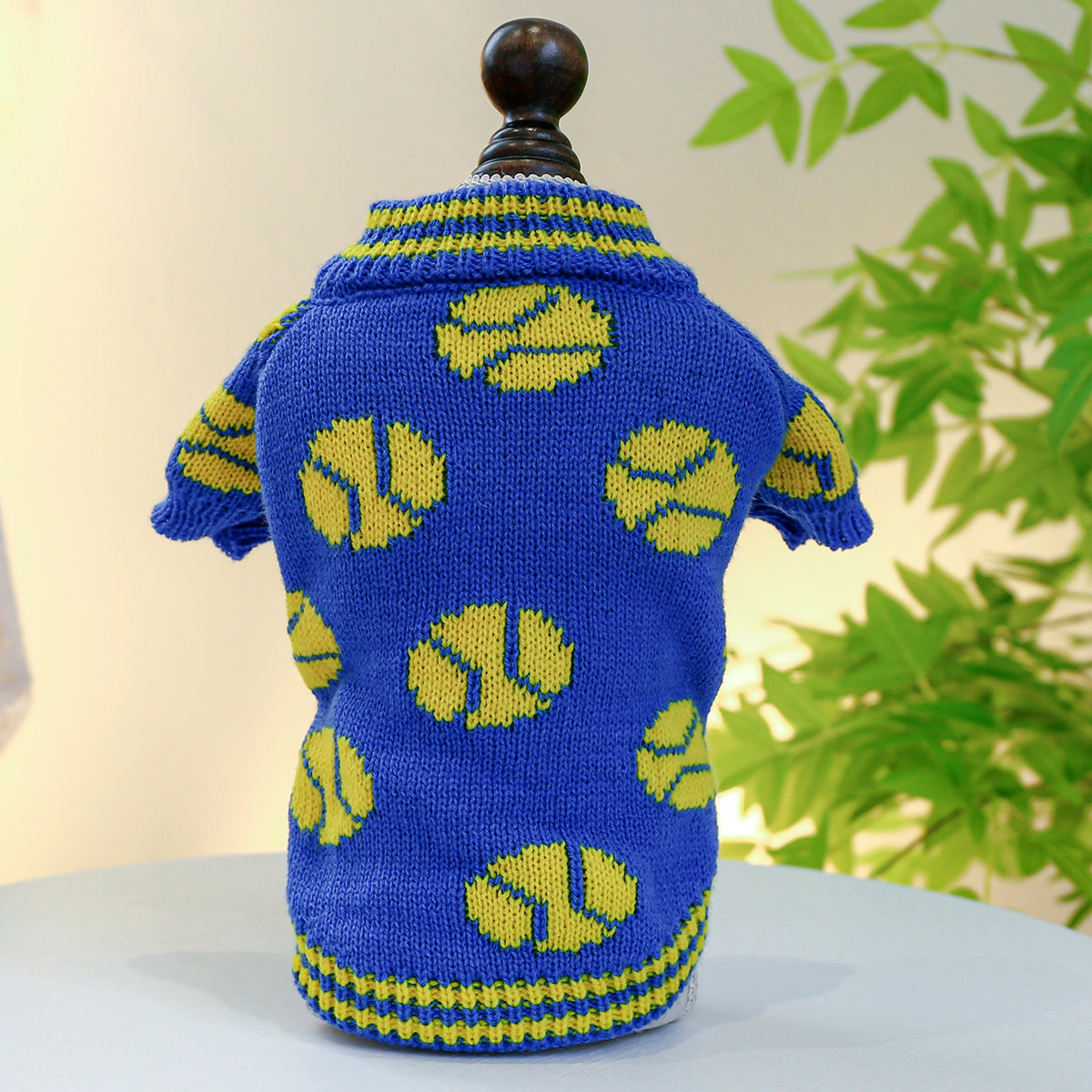 Pull pour chiens brodé - motifs ours, cactus et basketball