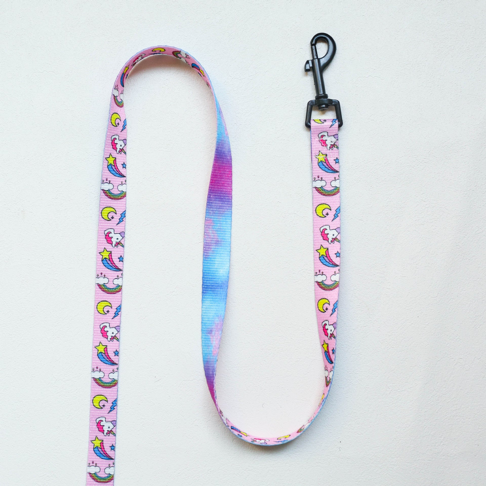 Harness and leash with unique "NicNic" patterns