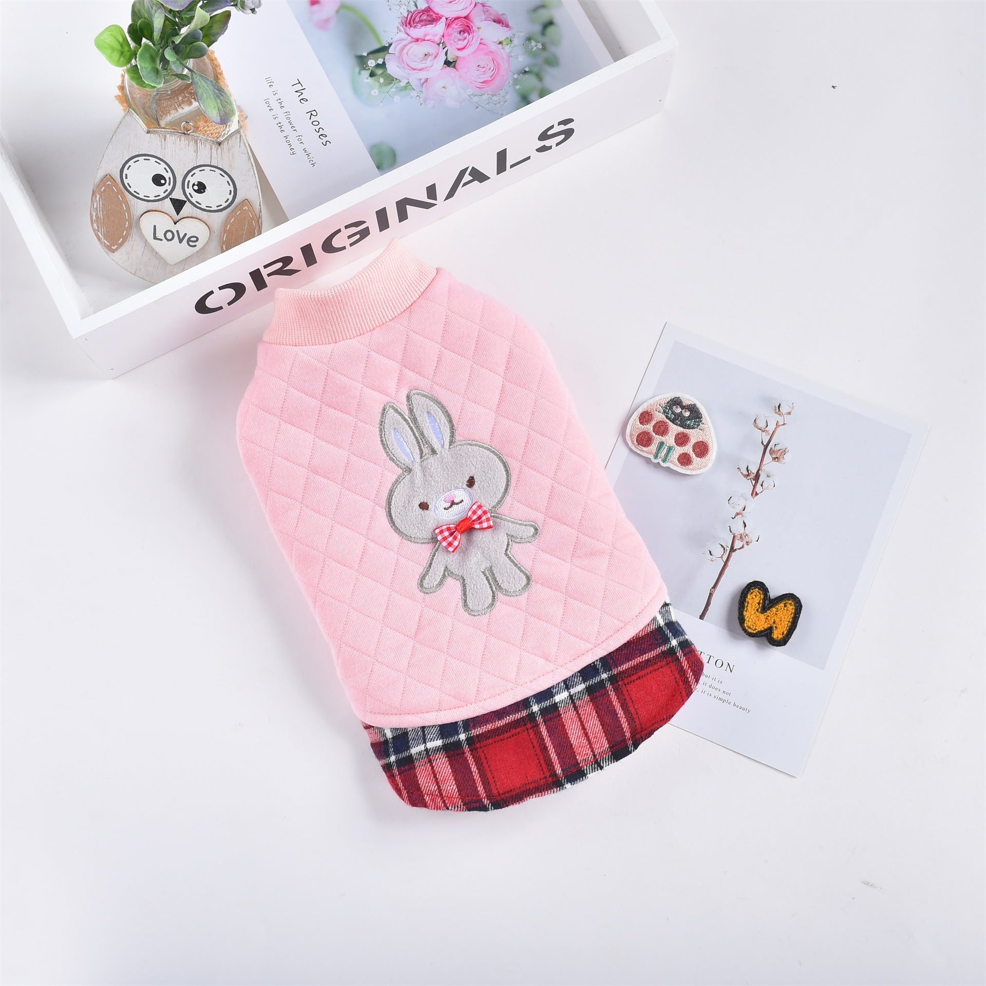 „Lonely“ Hundefleecemantel mit Hase und Bär in Rosa und Grau