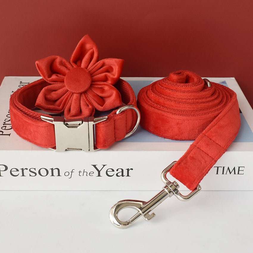Set Collare e Guinzaglio per Cani in Velluto Rosso - Modello "Bouquet"