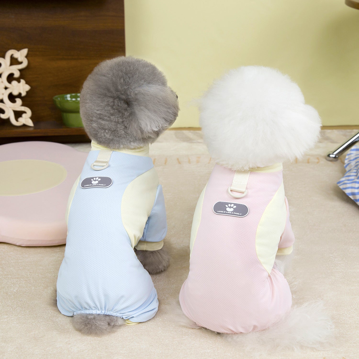 Combinaison pour chiens 4 pattes en soie glacée respirante avec laisse