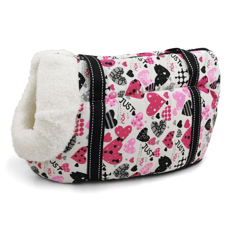 Warm Dog Carrier with Shoulder Strap "Lola" - Comfort and Warmth for Your Winter Travels