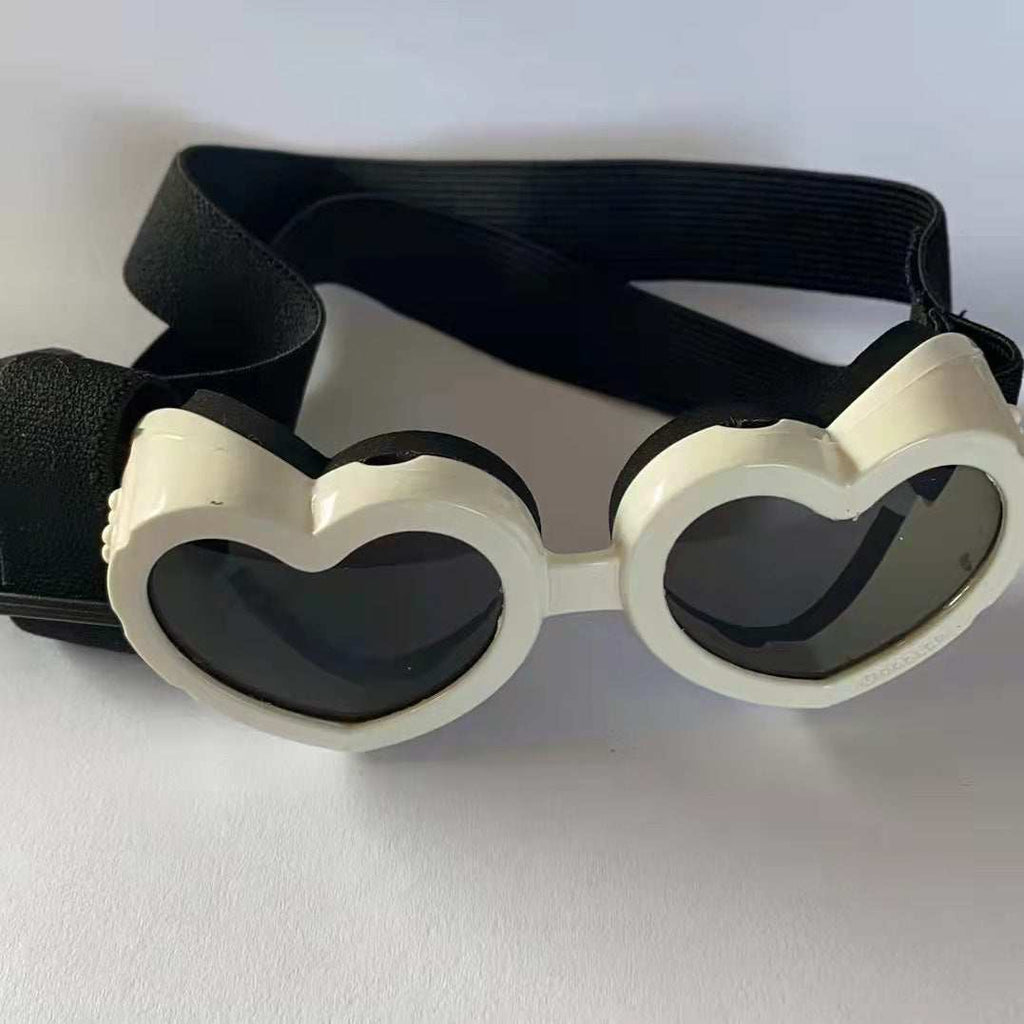 Heart-shaped sunglasses for dogs and cats