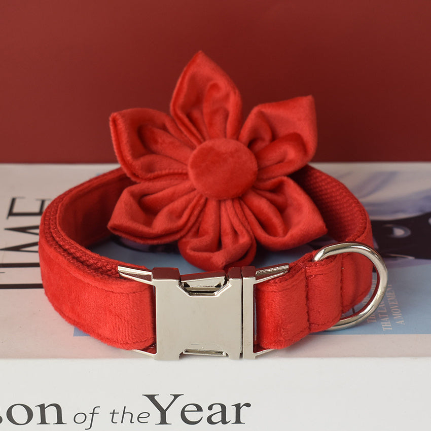 Set Collare e Guinzaglio per Cani in Velluto Rosso - Modello "Bouquet"
