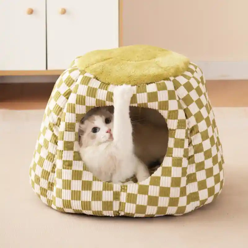 Igloo Cat House - Closed in Checkered Pattern with Cushion