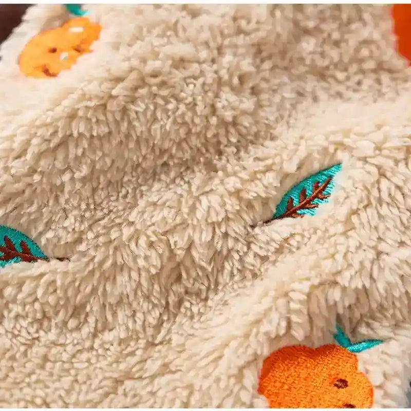 Mono Fuzzy Bordado de Frutas para Perros - Suave y Cálido