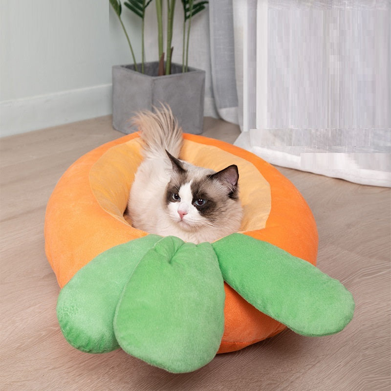 Carrot-shaped dog and cat bed "Bunny"