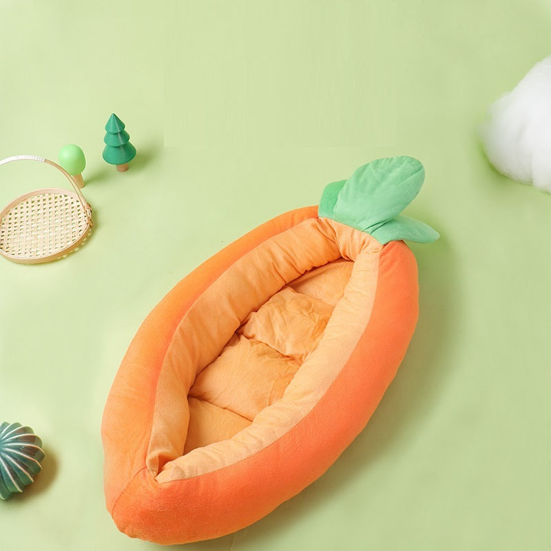 Carrot-shaped dog and cat bed "Bunny"