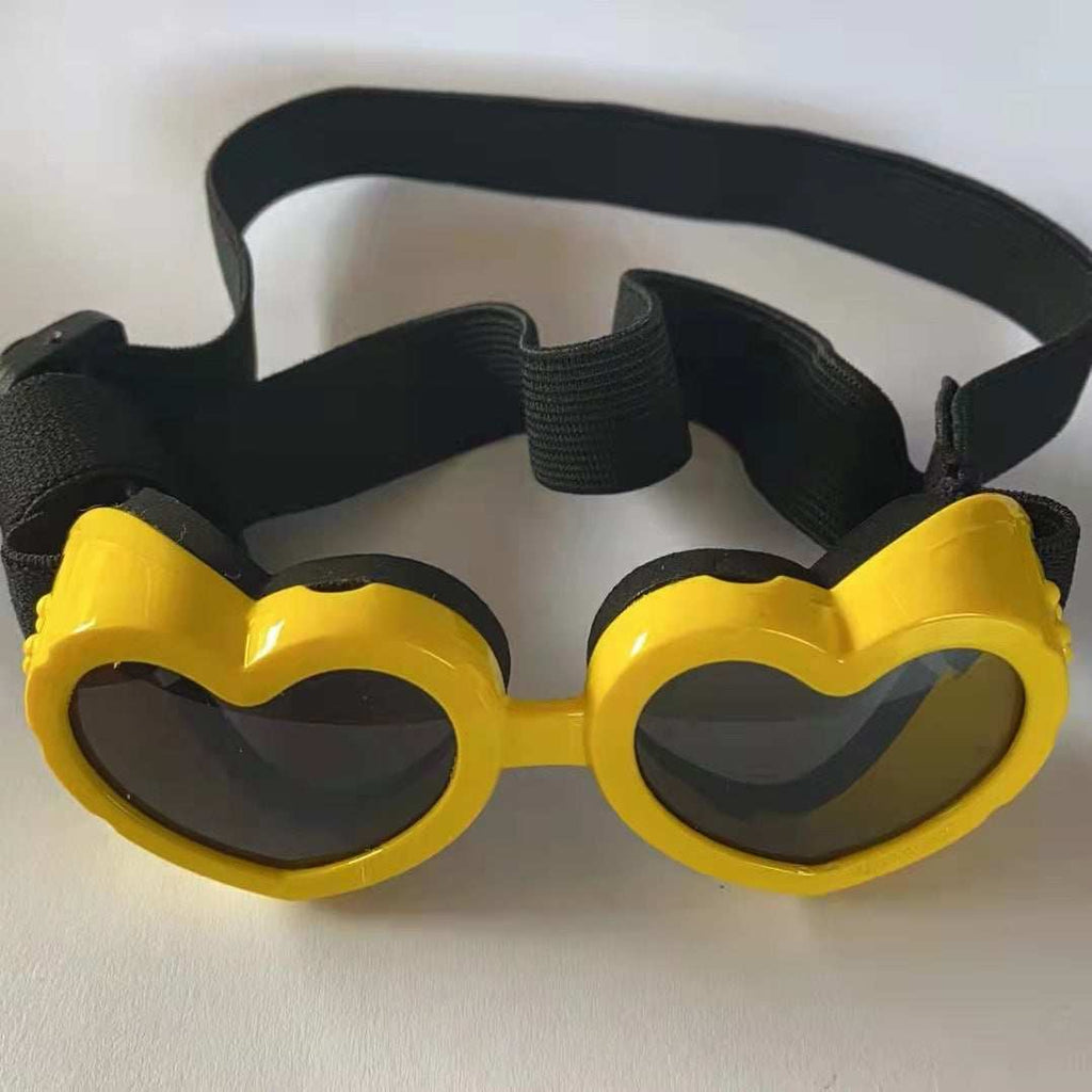 Heart-shaped sunglasses for dogs and cats