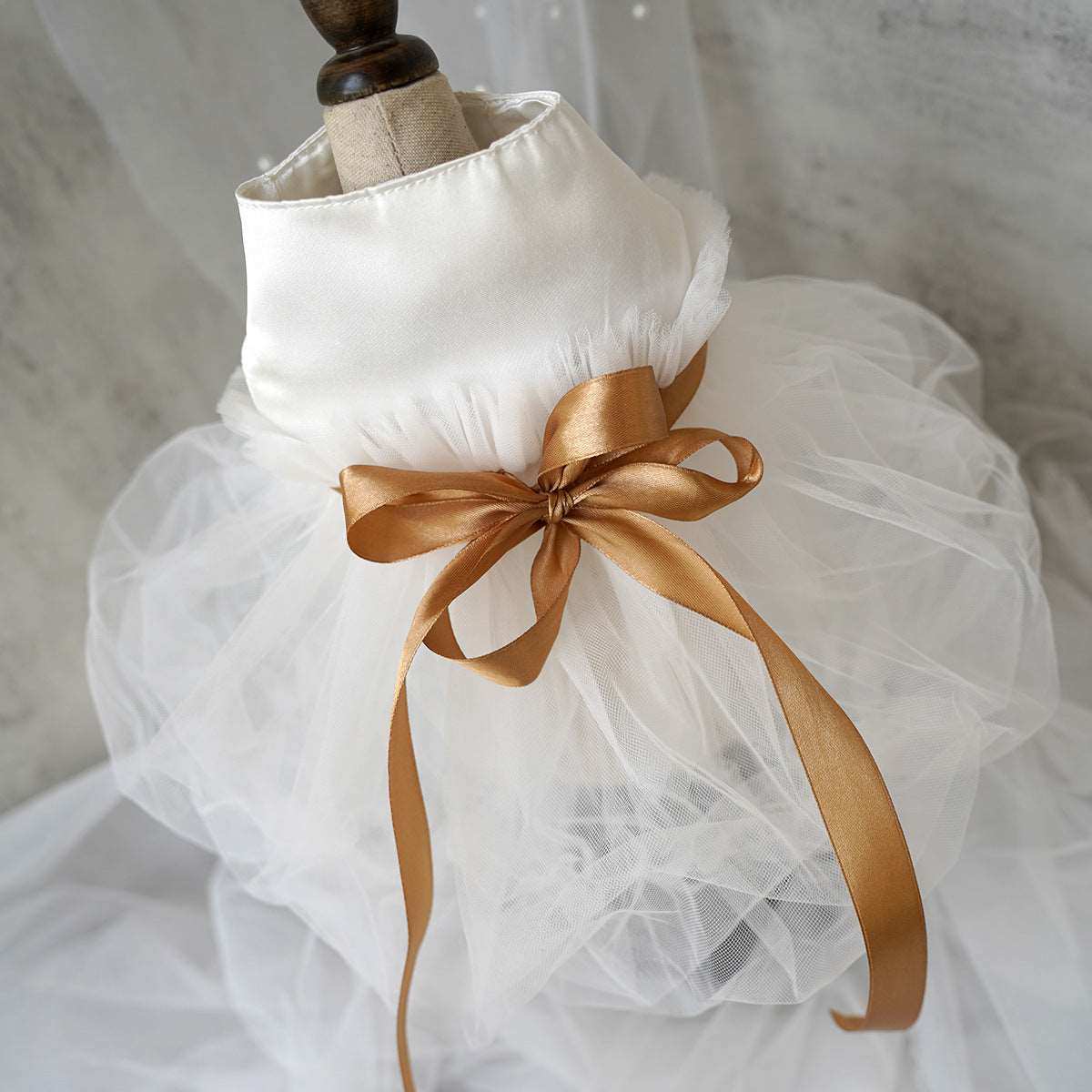 Vestito da Cerimonia per Cani Barboncino – Eleganza e Stile per Occasioni Speciali