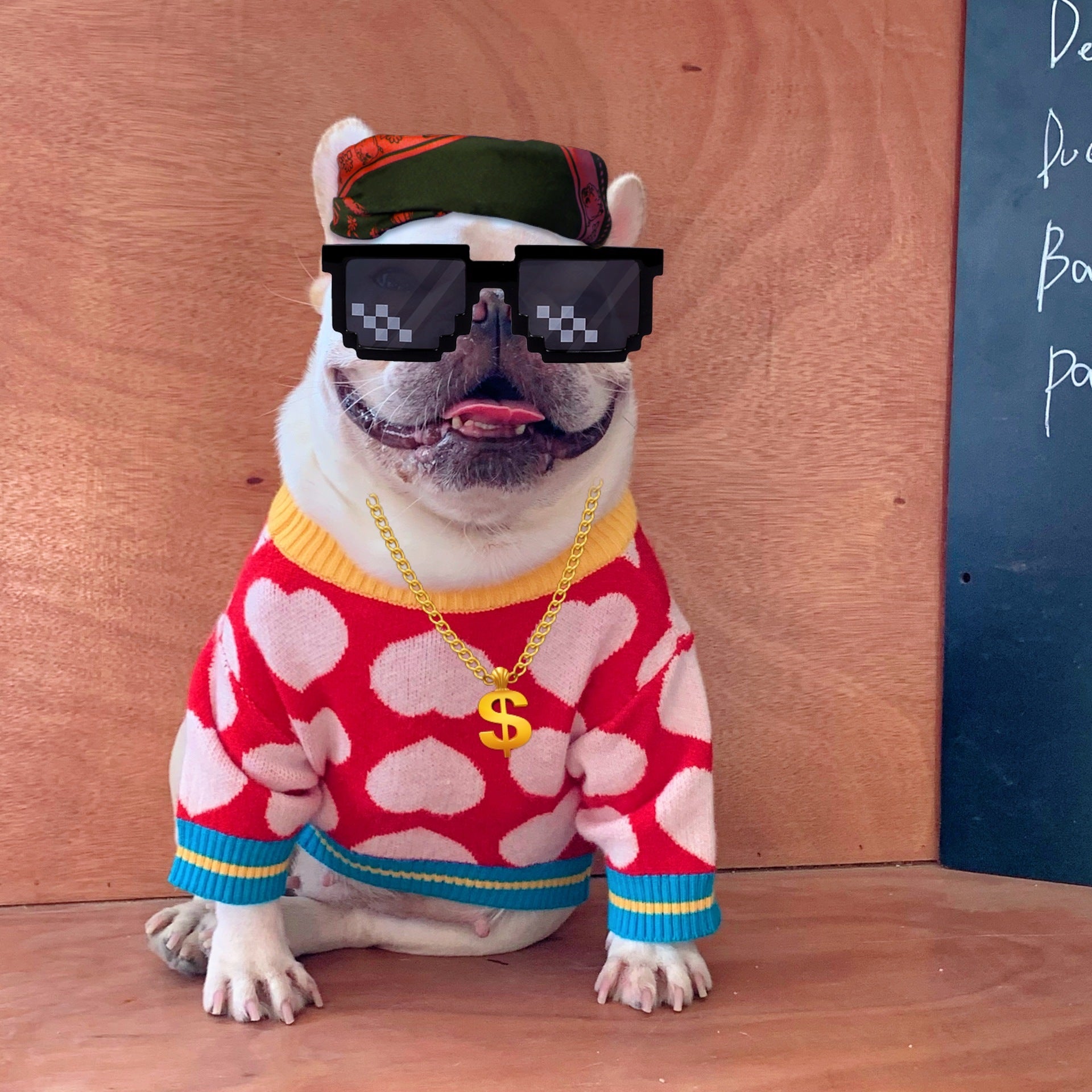 Maglioncino "Rubacuori" per Bulldog e Altri Cani – Cuori Rossi per Scaldare il Tuo Pet con Stile - Dog Moda