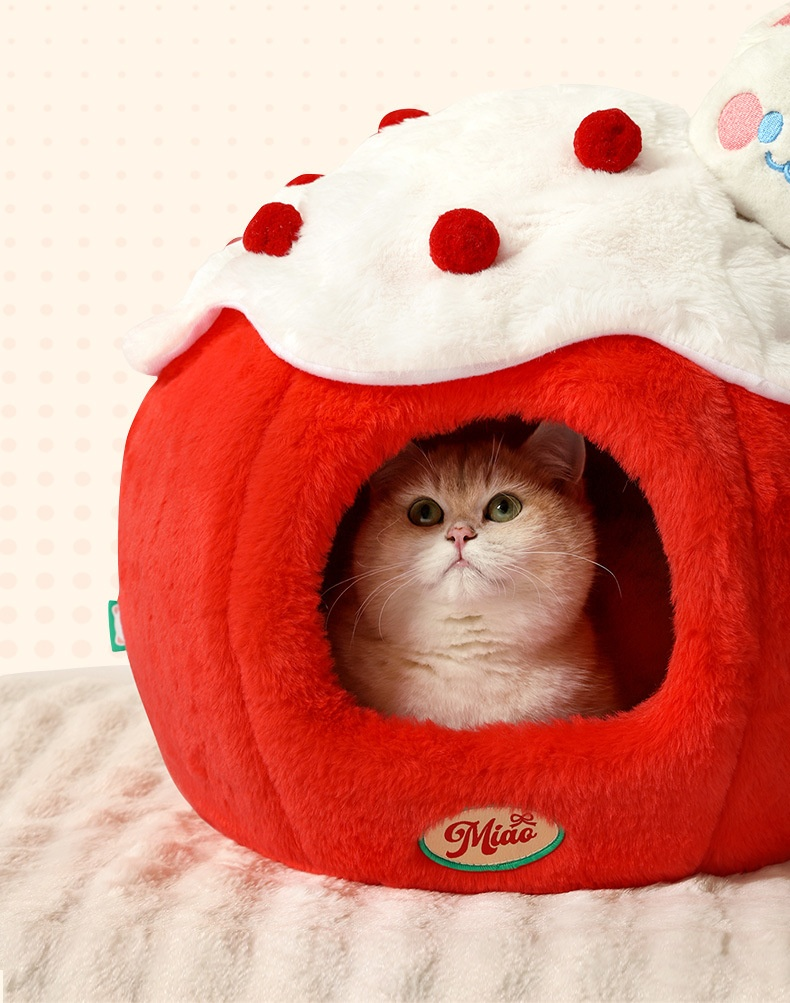 Cuccia igloo invernale per gatti in peluche rosso e bianco con ingresso frontale Dog Moda